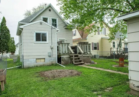 925 Forest Avenue Waterloo IA 50702