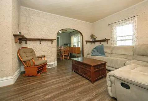 925 Forest Avenue Waterloo IA 50702