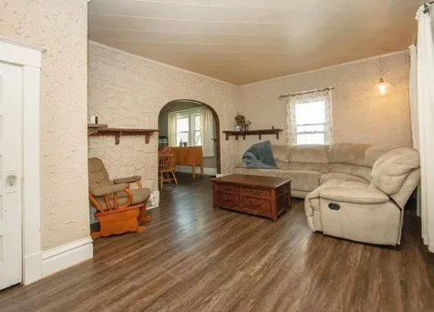 925 Forest Avenue Waterloo IA 50702