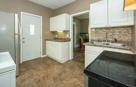925 Forest Avenue Waterloo IA 50702