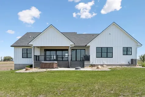 7343 Wagner Road Cedar Falls IA 50613