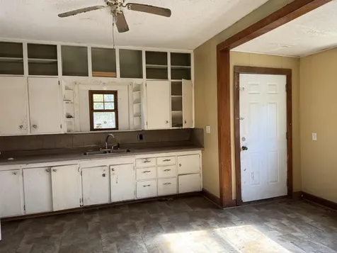 141 NW 2nd Avenue Oelwein IA 50662
