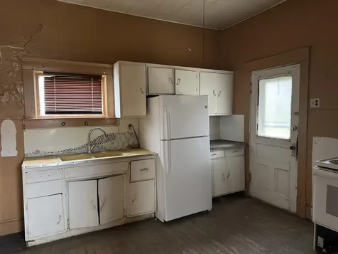 229 SE 4th Avenue Oelwein IA 50662