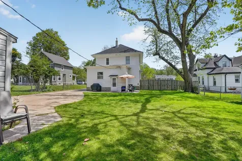 1815 Clay Street Cedar Falls IA 50613