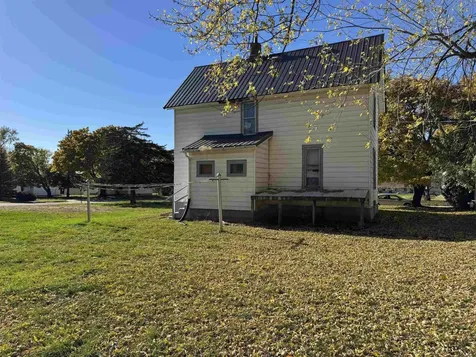 107 NW 7 Avenue Oelwein IA 50662