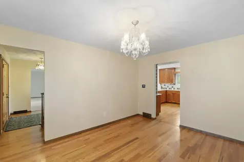 910 Juanita Avenue Cedar Falls IA 50613