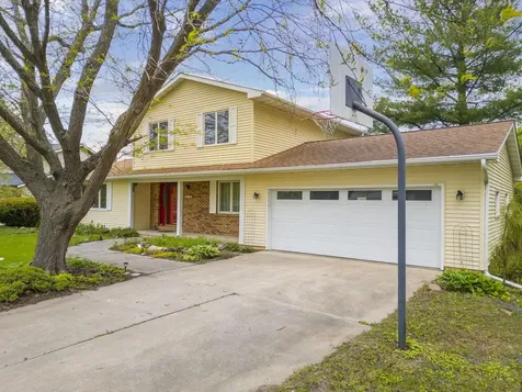 910 Juanita Avenue Cedar Falls IA 50613