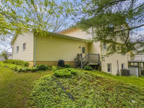 910 Juanita Avenue Cedar Falls IA 50613