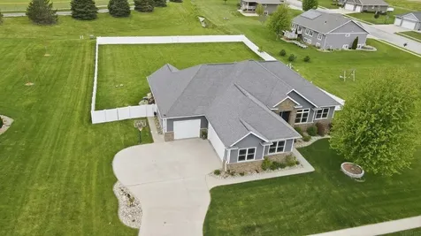 810 Highlands Street Denver IA 50622