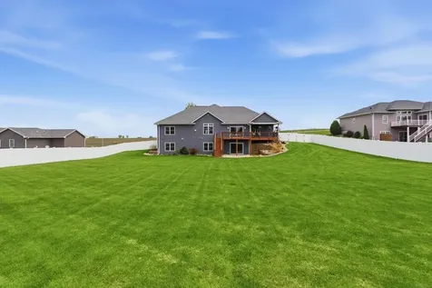 810 Highlands Street Denver IA 50622