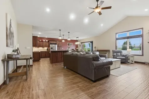 810 Highlands Street Denver IA 50622