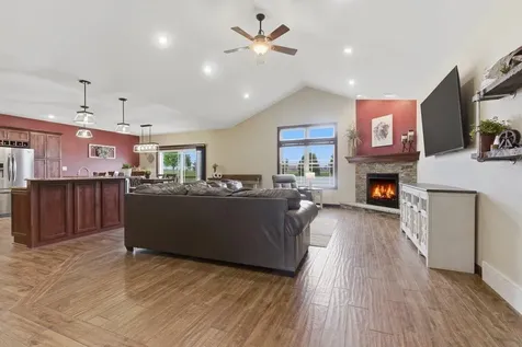 810 Highlands Street Denver IA 50622