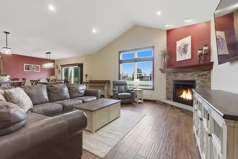 810 Highlands Street Denver IA 50622
