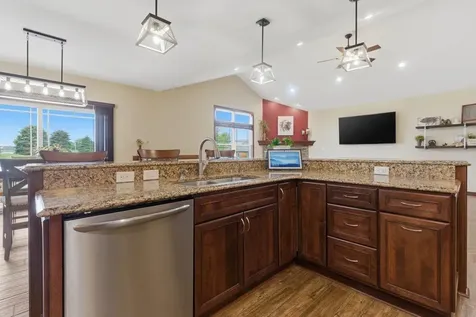 810 Highlands Street Denver IA 50622
