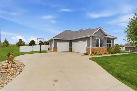 810 Highlands Street Denver IA 50622