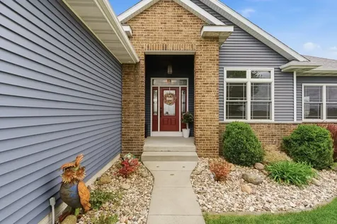 810 Highlands Street Denver IA 50622