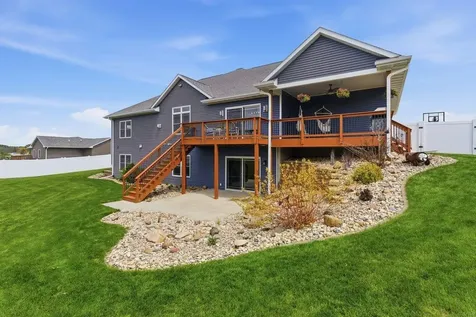 810 Highlands Street Denver IA 50622