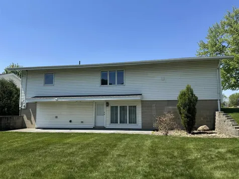 254 S Maple Avenue New Hampton IA 50659