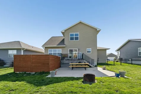 1226 SE 1st Street Waverly IA 50677