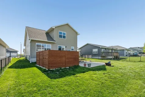 1226 SE 1st Street Waverly IA 50677