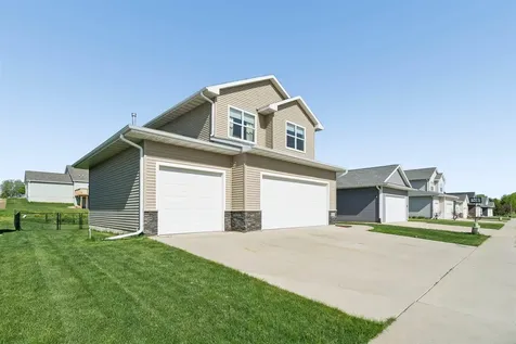 1226 SE 1st Street Waverly IA 50677