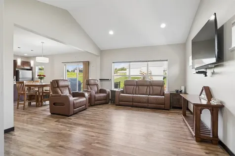 1226 SE 1st Street Waverly IA 50677
