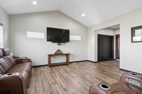 1226 SE 1st Street Waverly IA 50677