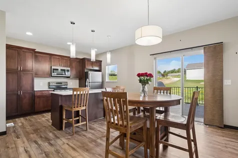 1226 SE 1st Street Waverly IA 50677