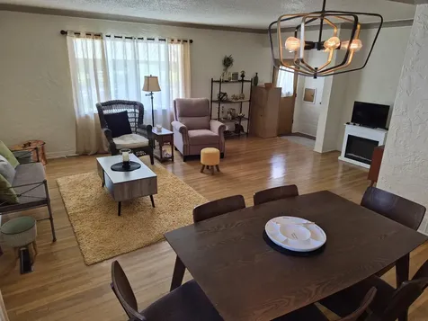 404 7th Avenue SE Oelwein IA 50662