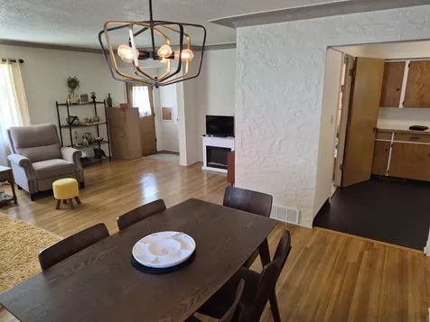 404 7th Avenue SE Oelwein IA 50662