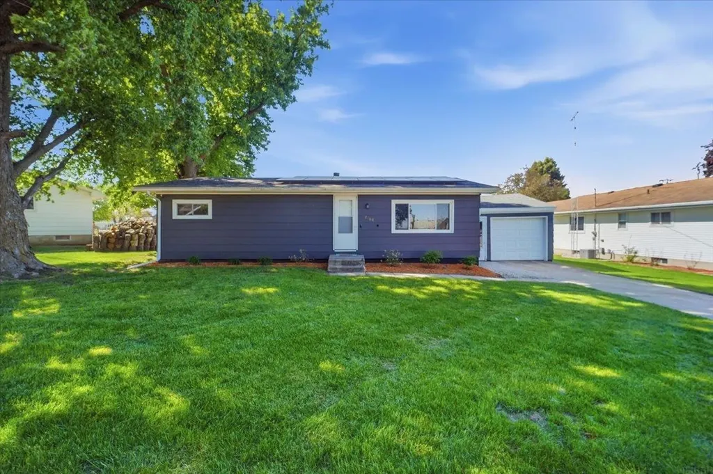 2307 14th Avenue Eldora IA 50627