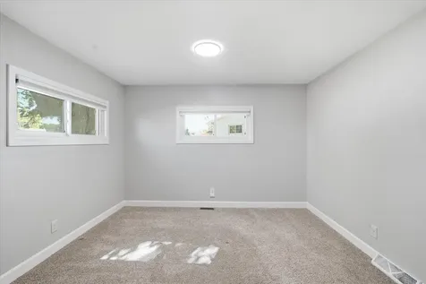 2307 14th Avenue Eldora IA 50627