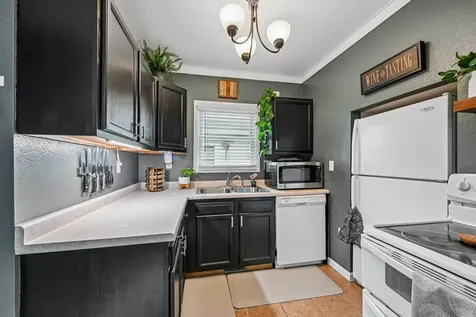 921 NW H Avenue Cedar Rapids IA 52405