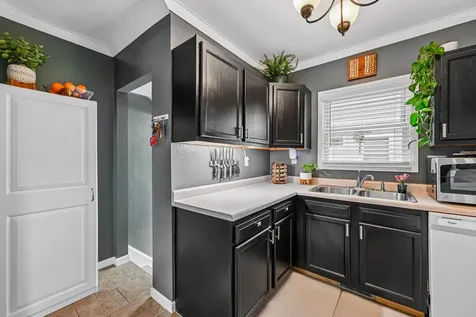 921 NW H Avenue Cedar Rapids IA 52405