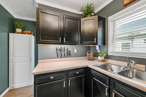 921 NW H Avenue Cedar Rapids IA 52405
