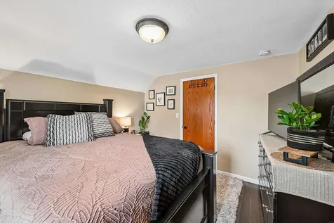 921 NW H Avenue Cedar Rapids IA 52405