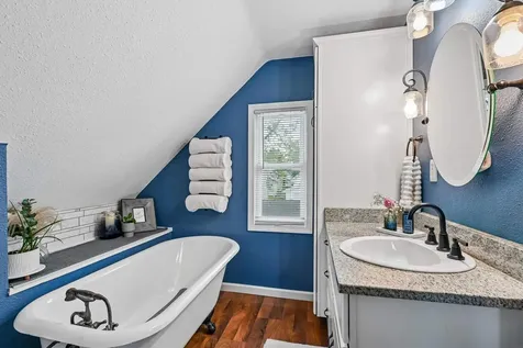 921 NW H Avenue Cedar Rapids IA 52405