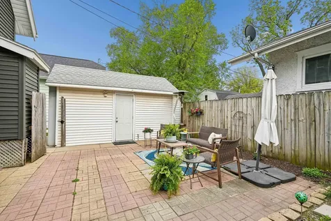 921 NW H Avenue Cedar Rapids IA 52405