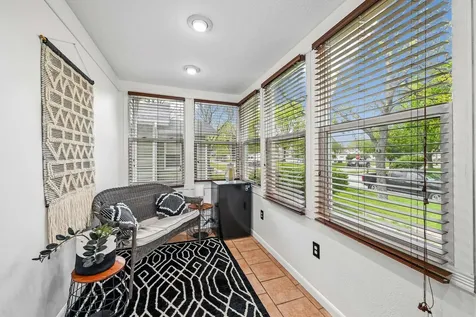 921 NW H Avenue Cedar Rapids IA 52405