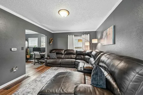 921 NW H Avenue Cedar Rapids IA 52405