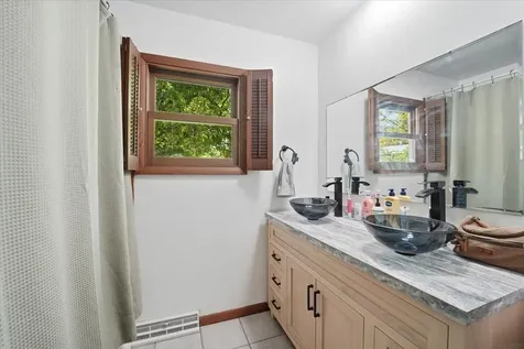 1416 Hillcrest Drive Waverly IA 50677