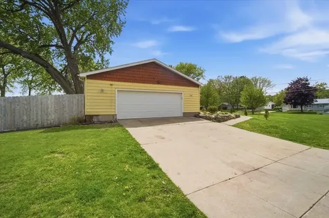 3137 Hammond Avenue Waterloo IA 50702