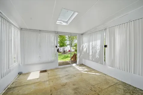 3137 Hammond Avenue Waterloo IA 50702