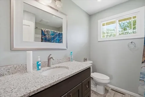 3137 Hammond Avenue Waterloo IA 50702
