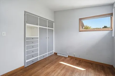3137 Hammond Avenue Waterloo IA 50702