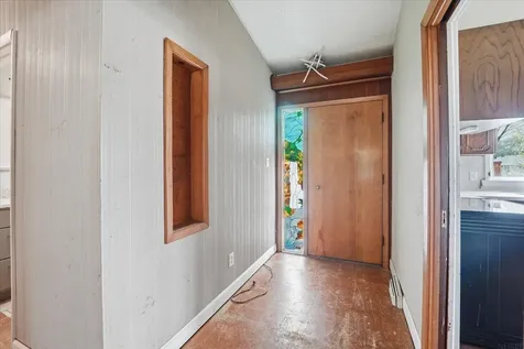 3137 Hammond Avenue Waterloo IA 50702