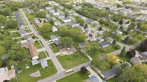 3137 Hammond Avenue Waterloo IA 50702