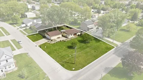 3137 Hammond Avenue Waterloo IA 50702