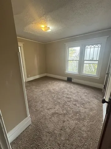 821 W Mullan Avenue Waterloo IA 50701