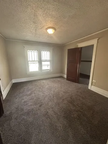 821 W Mullan Avenue Waterloo IA 50701
